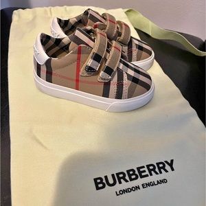 Burberry shoes
